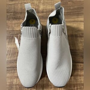 NWT: Steve Madden Fashion Sneaker Slip on